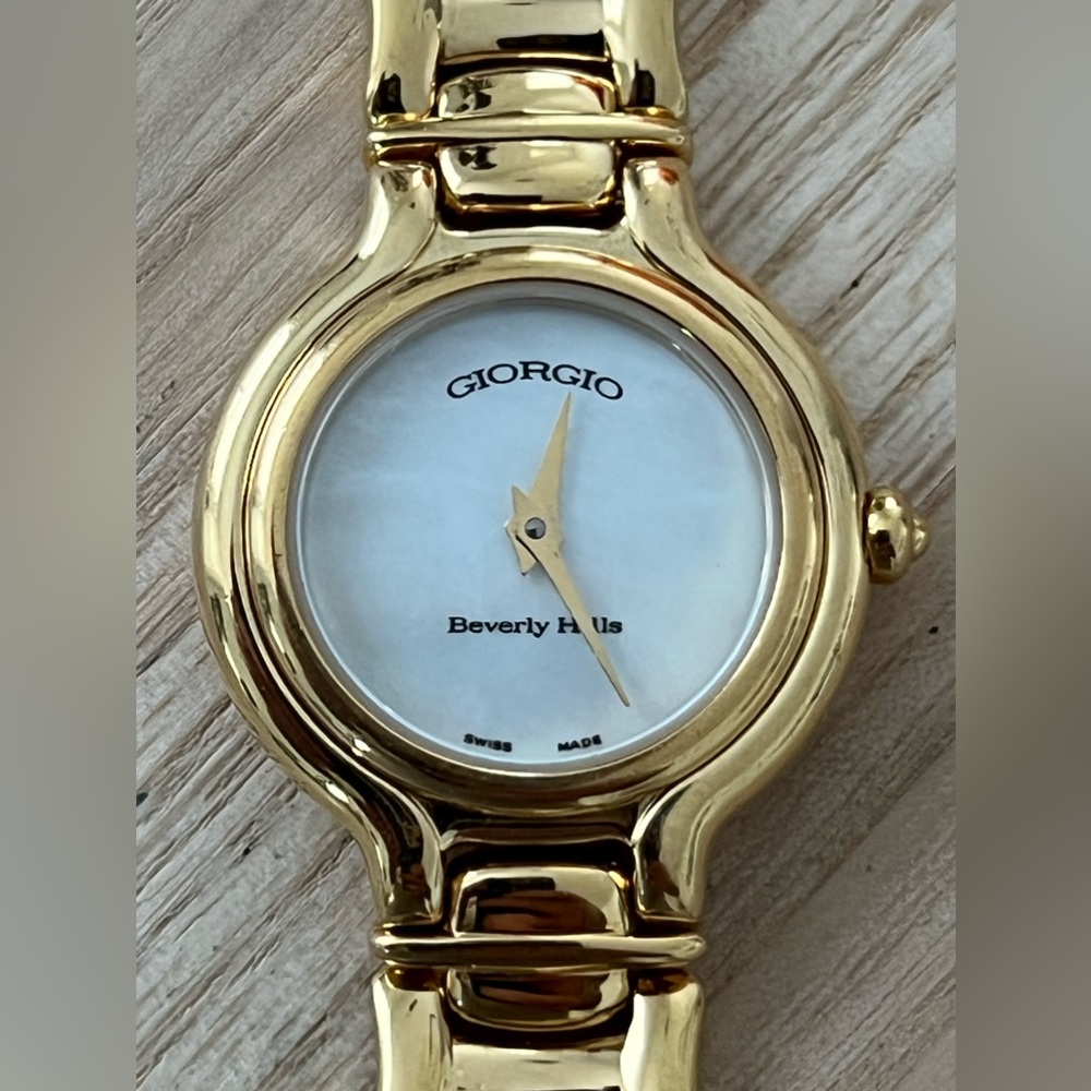 Giorgio Beverly Hills Gold Plated Ladies Watch Luxury Pearl Dial Gorgeous
